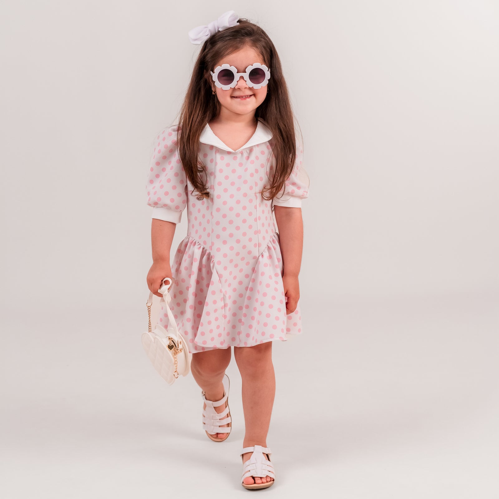 Set rochii mama fiica  mini cu buline roz, guler alb si falduri