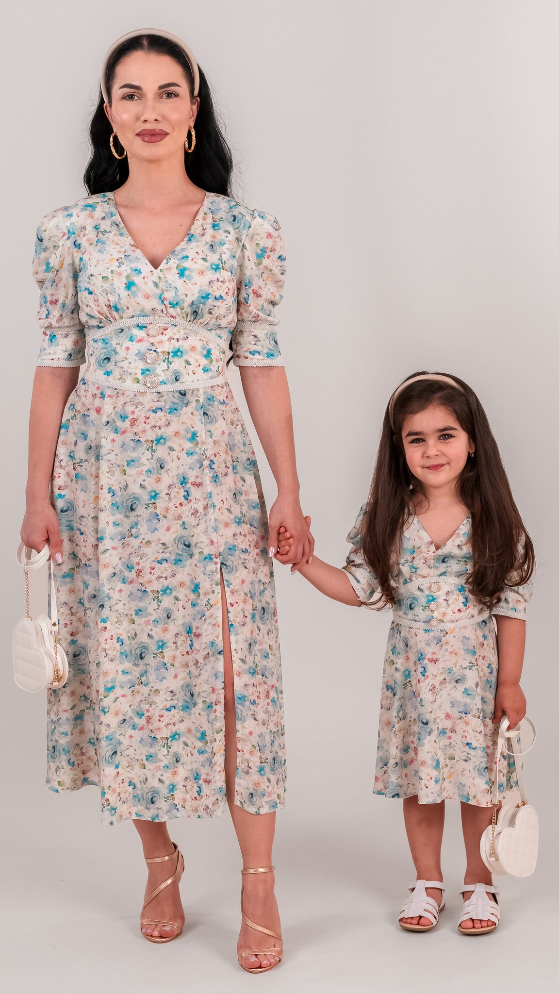 Set rochii mama fiica midi cu imprimeu floral bleu
