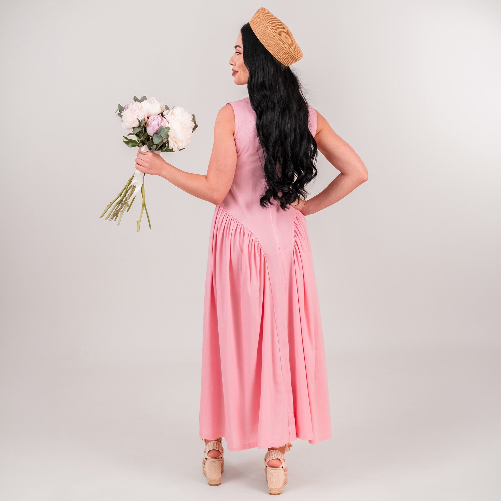 Rochie dama roz din in cu talie accentuata si falduri