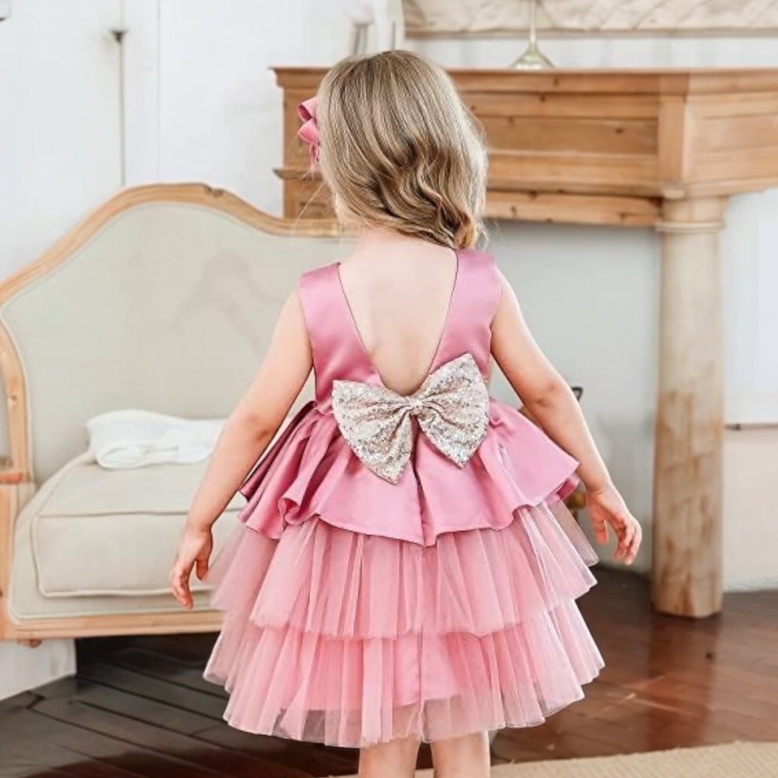 Rochie fete roz pudra cu tul si funda cu paiete Glamorous