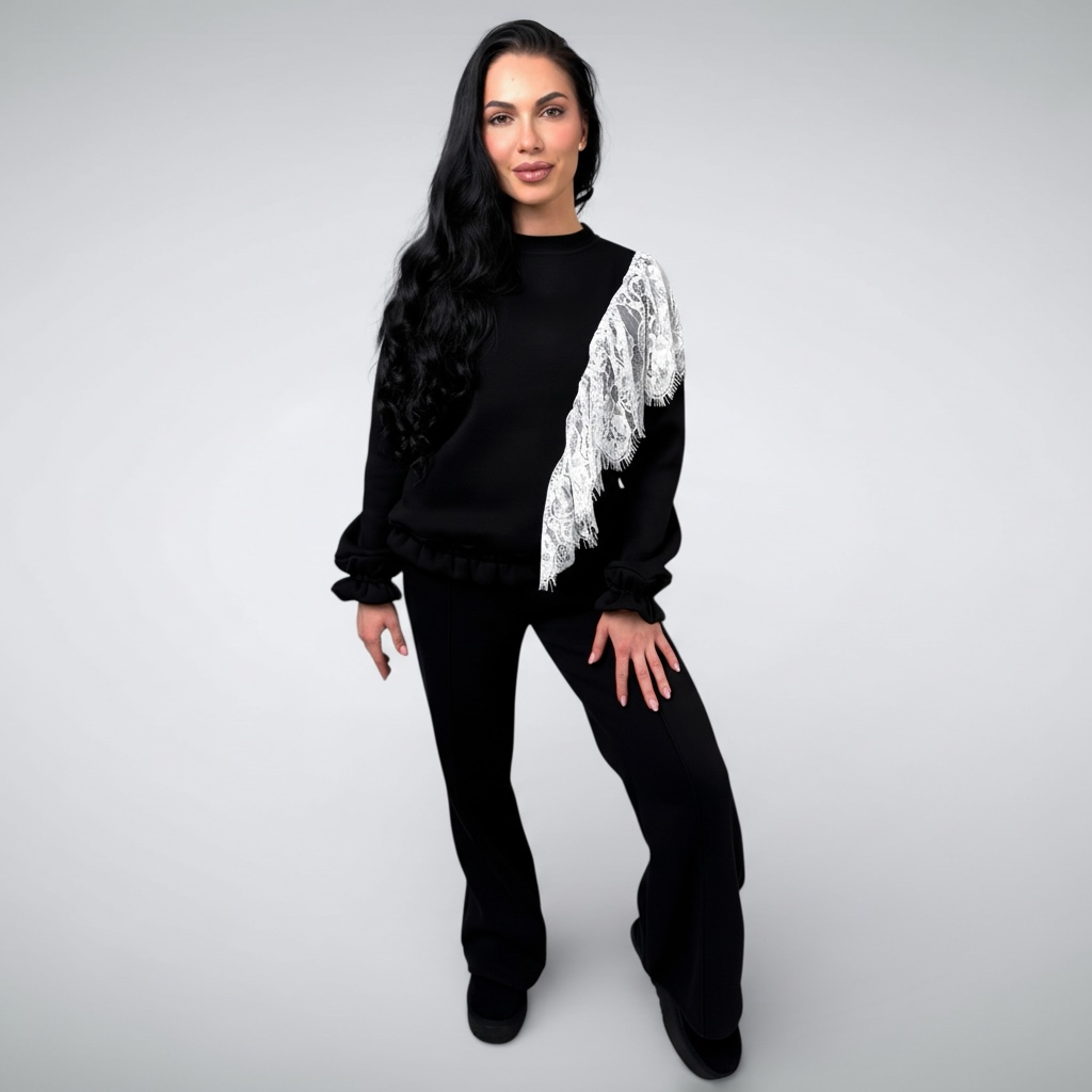 Compleu dama negru cu volan lateral din dantela chantilly si spatele decupat