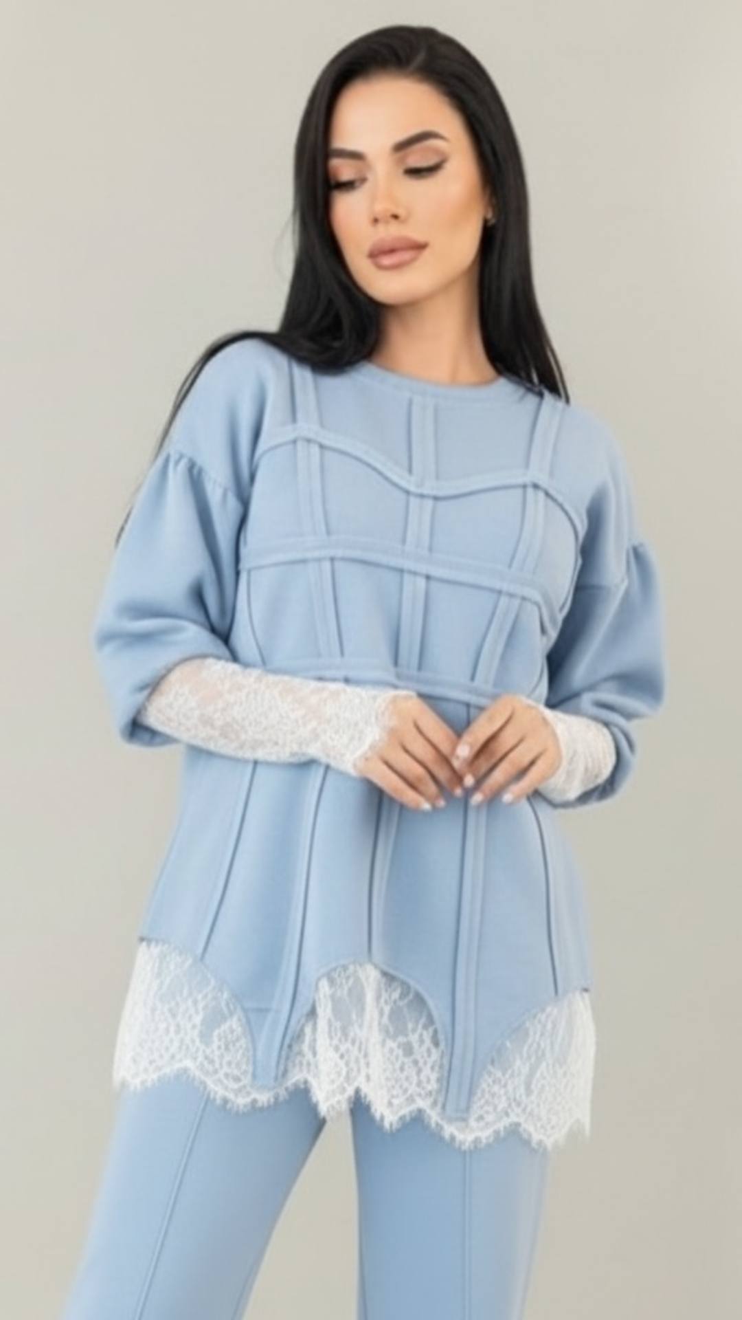 Trening dama bleu cu bandaje tip corset si dantela chantilly