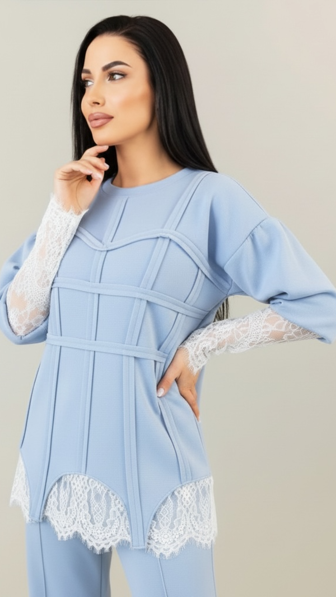 Trening dama bleu cu bandaje tip corset si dantela chantilly