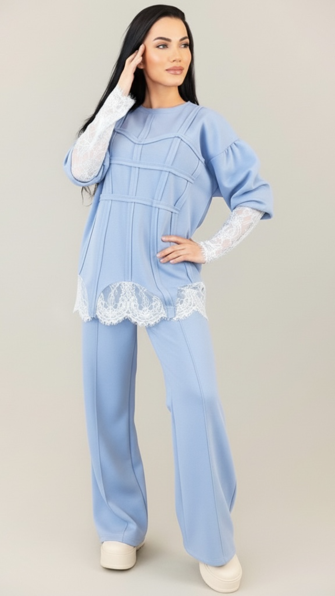 Trening dama bleu cu bandaje tip corset si dantela chantilly