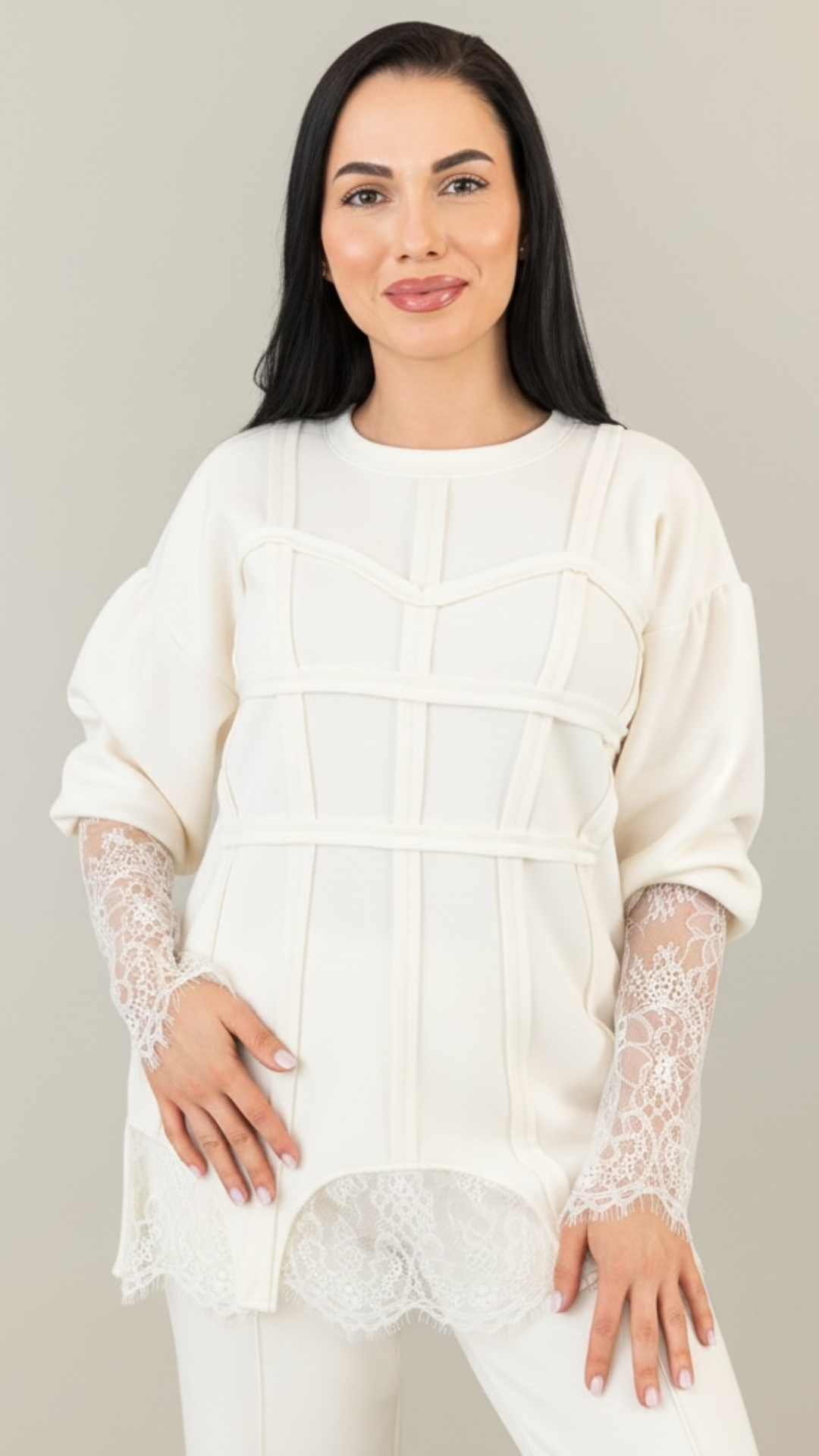 Trening dama off white cu bandaje tip corset si dantela chantilly