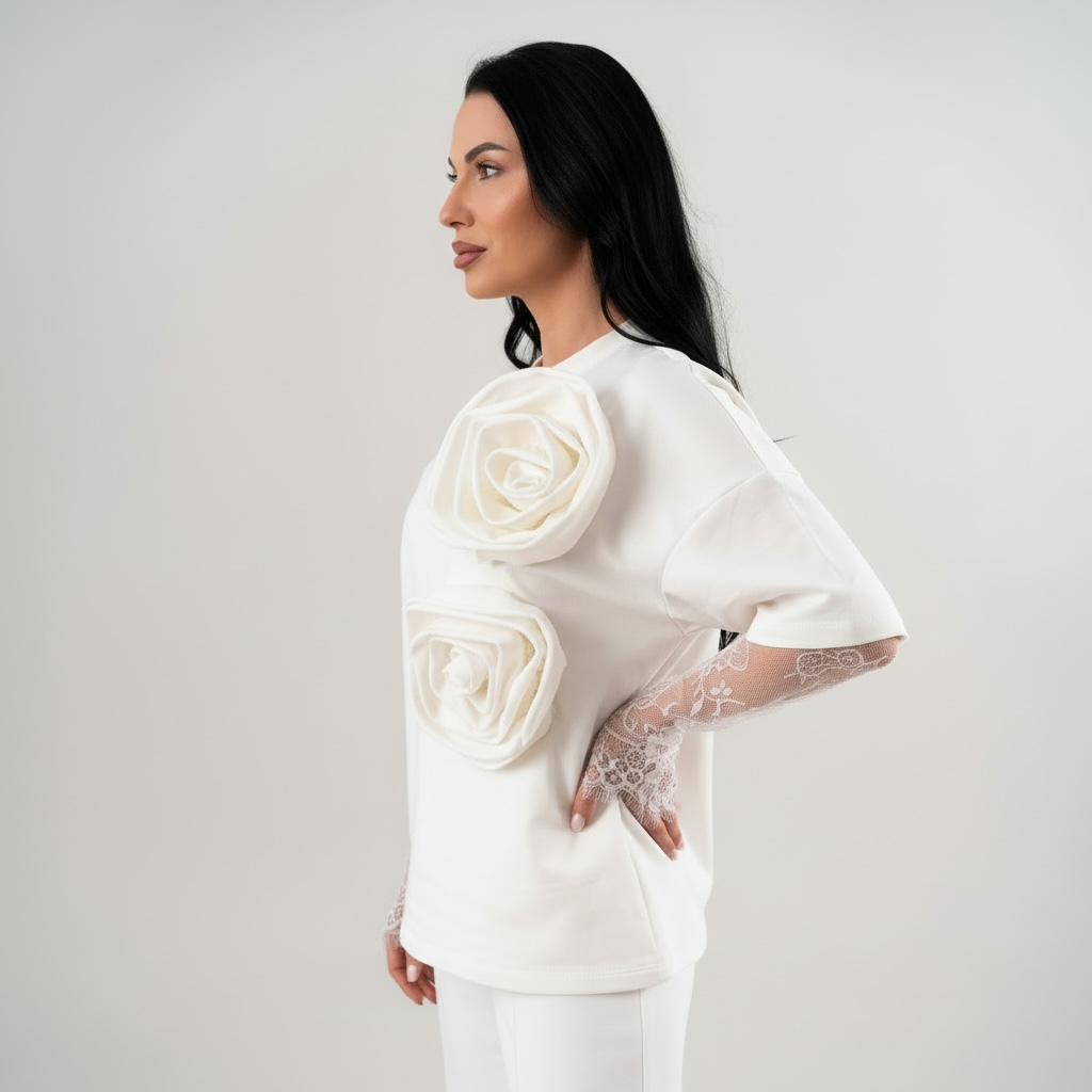 Compleu dama off white cu flori aplicate si maneci din dantela chantilly detasabile