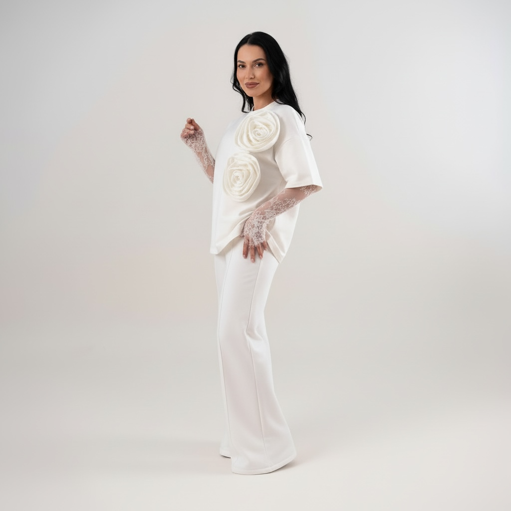 Compleu dama off white cu flori aplicate si maneci din dantela chantilly detasabile