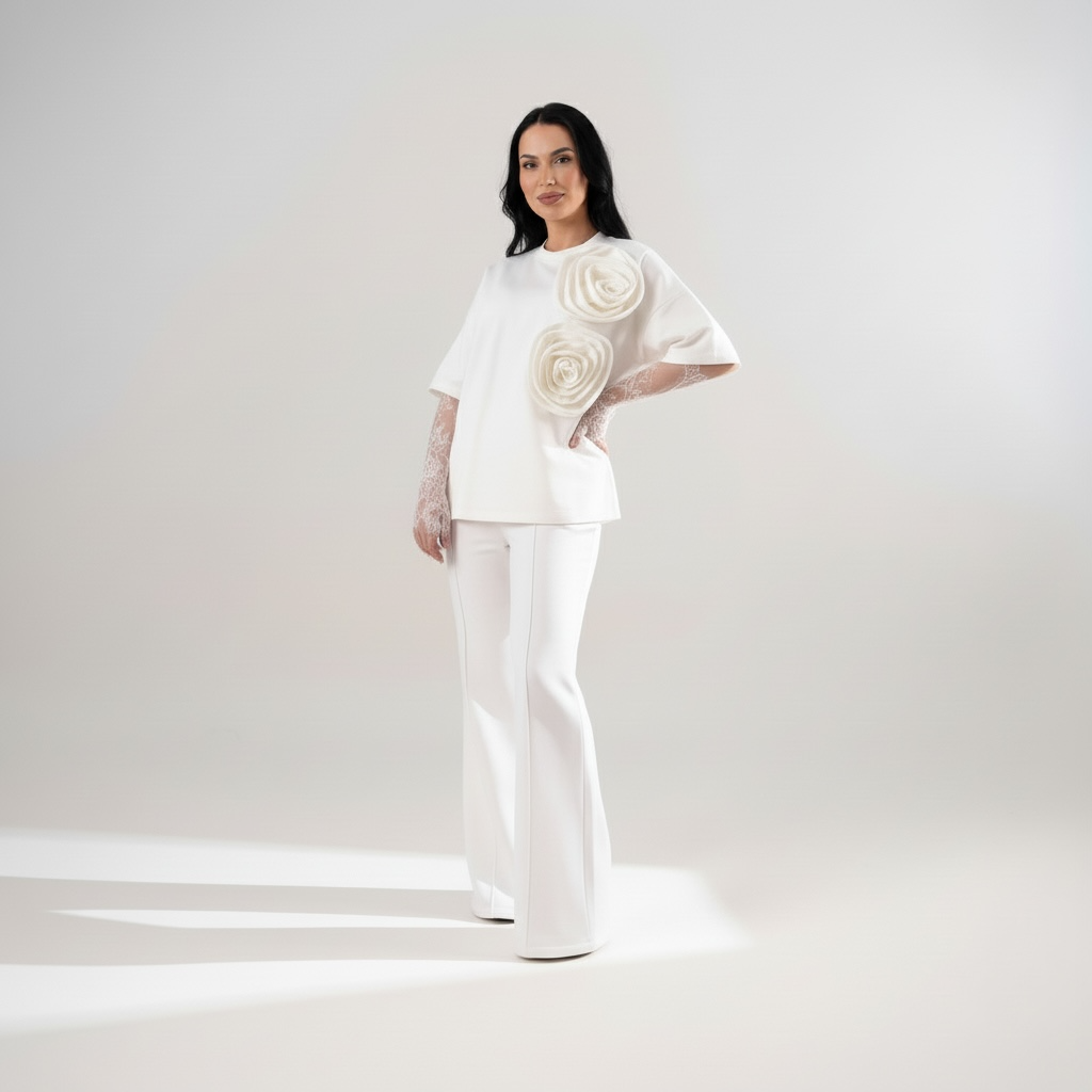 Compleu dama off white cu flori aplicate si maneci din dantela chantilly detasabile
