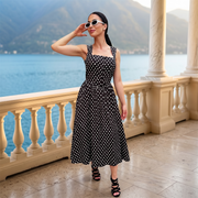 Rochie midi neagra cu imprimeu buline si corset