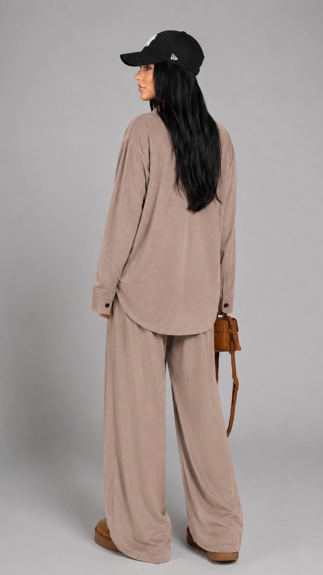 Trening dama cappuccino format din jacheta tip camasa oversize si pantaloni largi