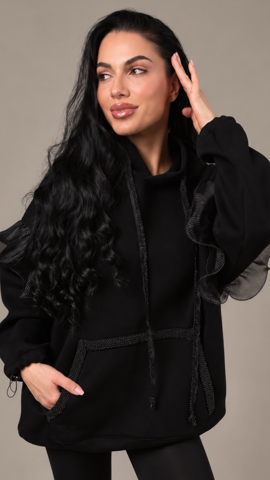 Hanorac dama negru oversize cu detalii din organza si aplicații decorative