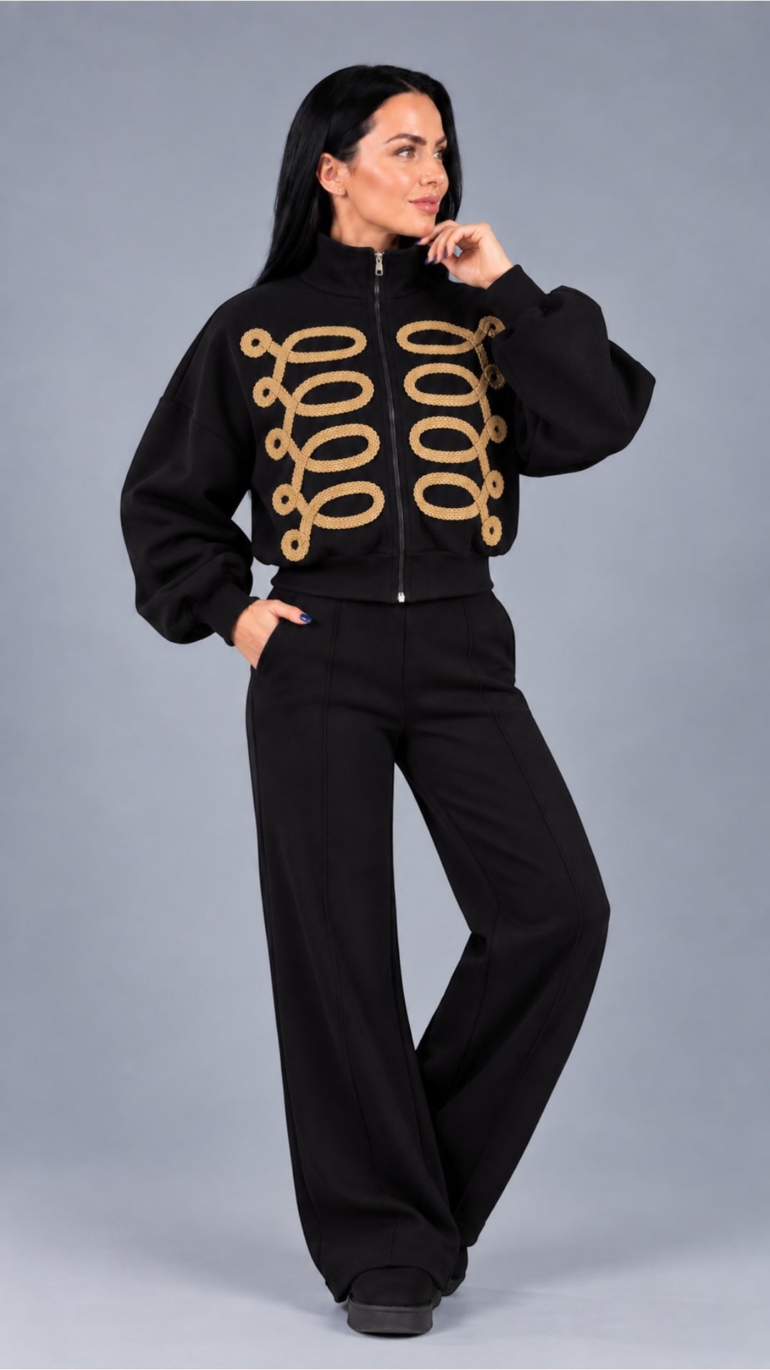 Trening dama negru format din hanorac bomber cu ornamente in stil militar si pantaloni largi