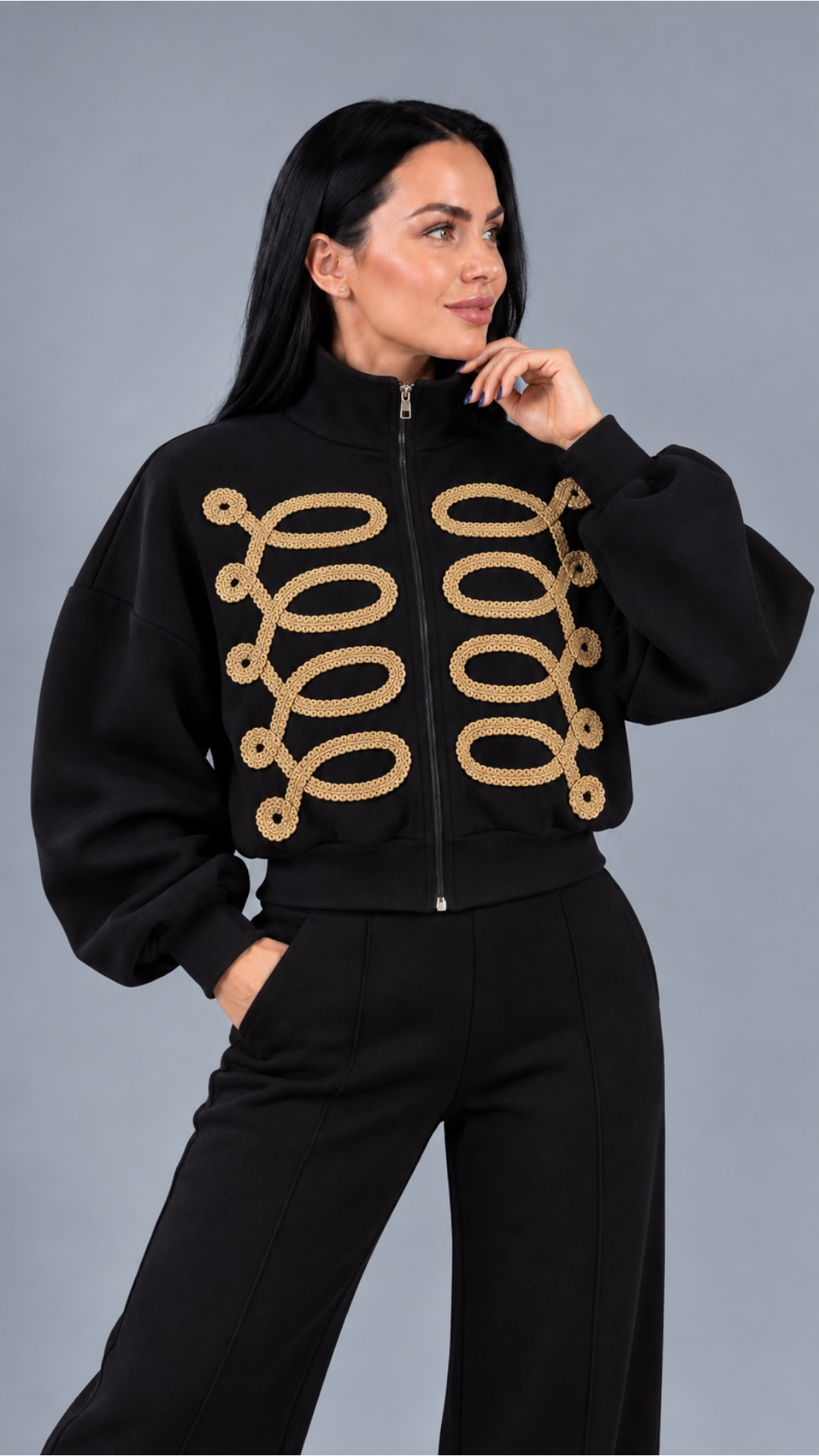 Trening dama negru format din hanorac bomber cu ornamente in stil militar si pantaloni largi
