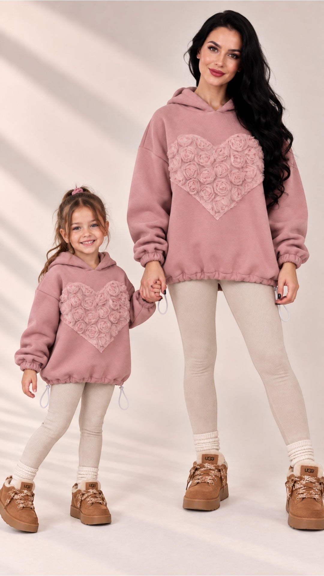 Set hanorace roz pudra cu aplicatie de trandafiri din organza
