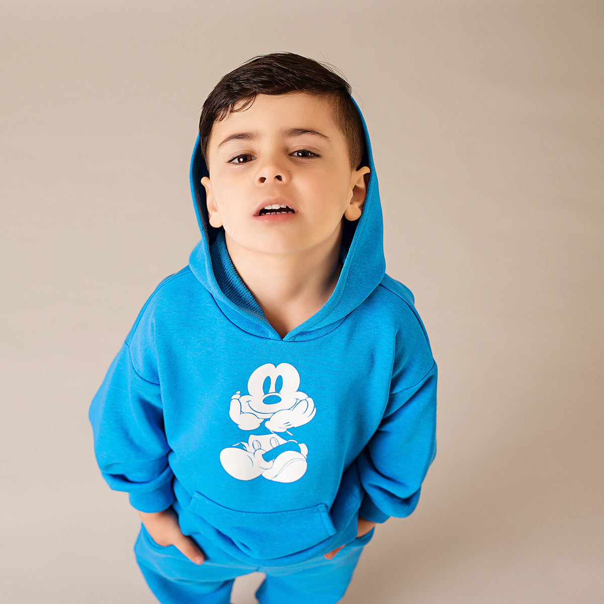 Trening baieti bleu cu hanorac oversize si imprimeu
