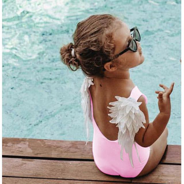 Costum de Baie Roz cu Broderii Aplicate