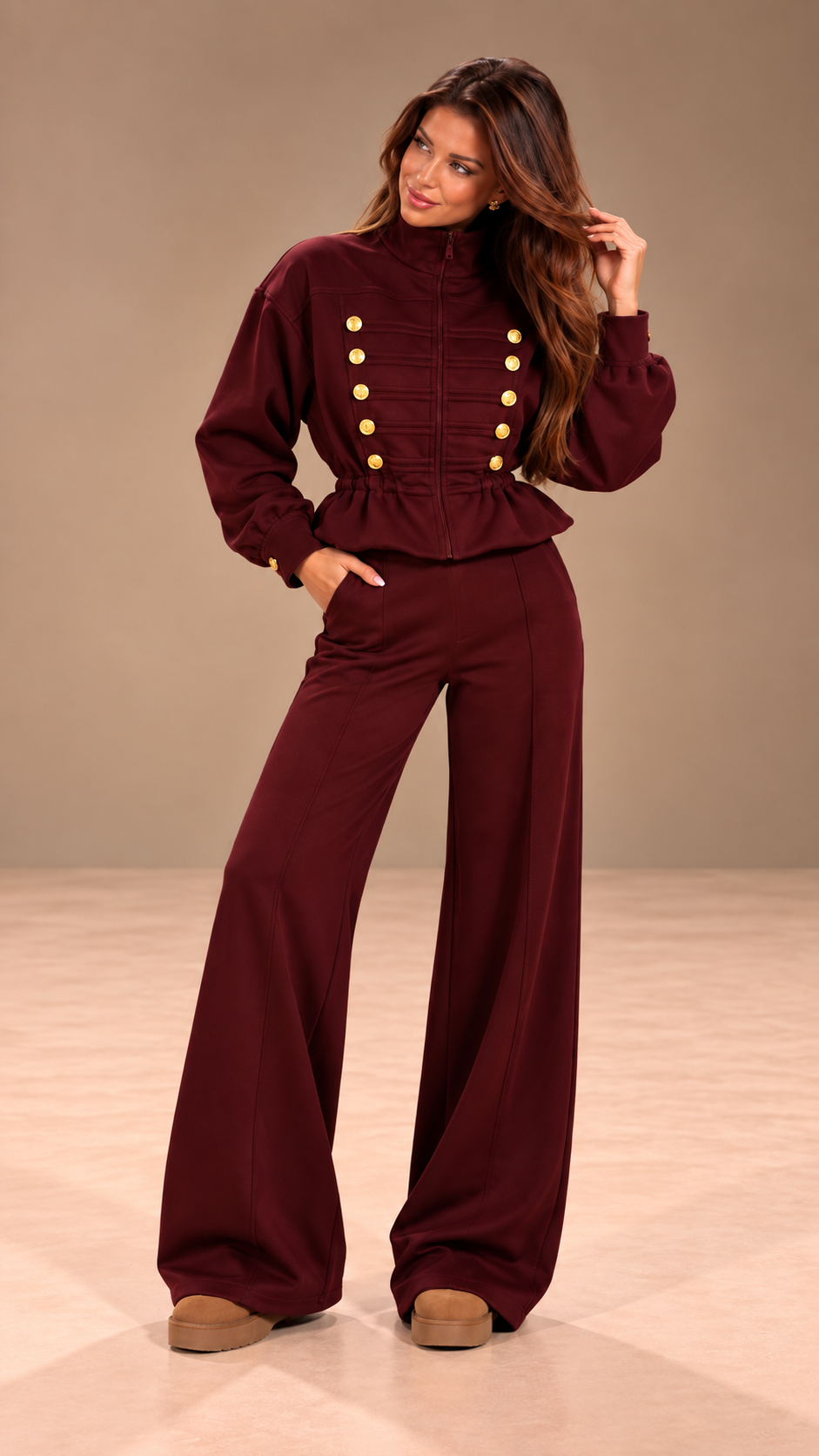 Trening dama burgundy in stil militar cu nervuri decorative si nasturi aurii