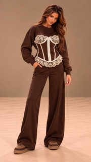 Trening dama maro ciocolatiu cu detaliu tip corset si dantela contrastanta