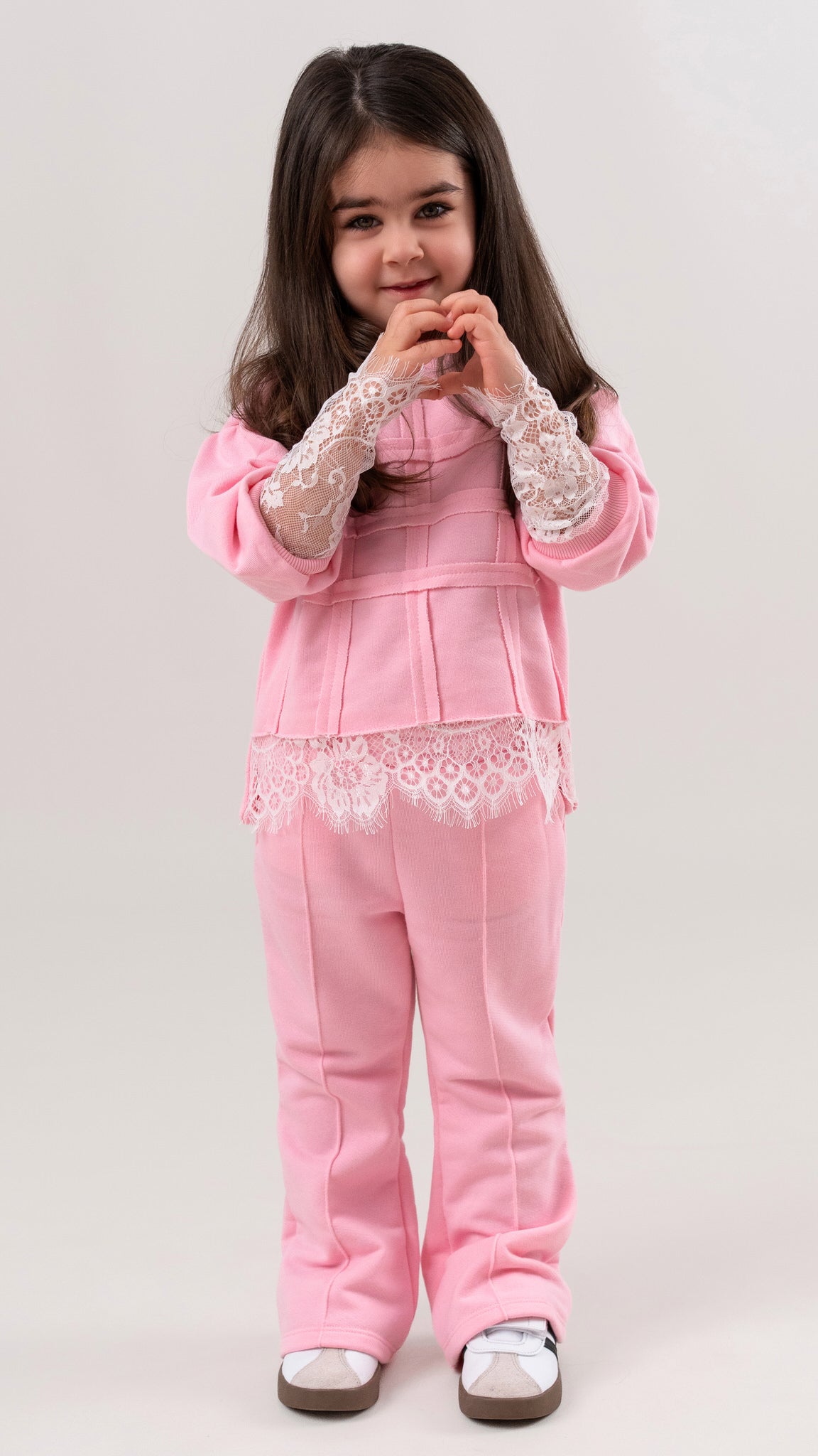 Set treninguri mama fiica roz cu bandaje si dantela chantilly