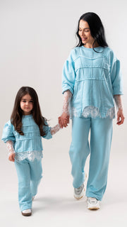 Set treninguri mama fiica bleu cu bandaje si dantela chantilly