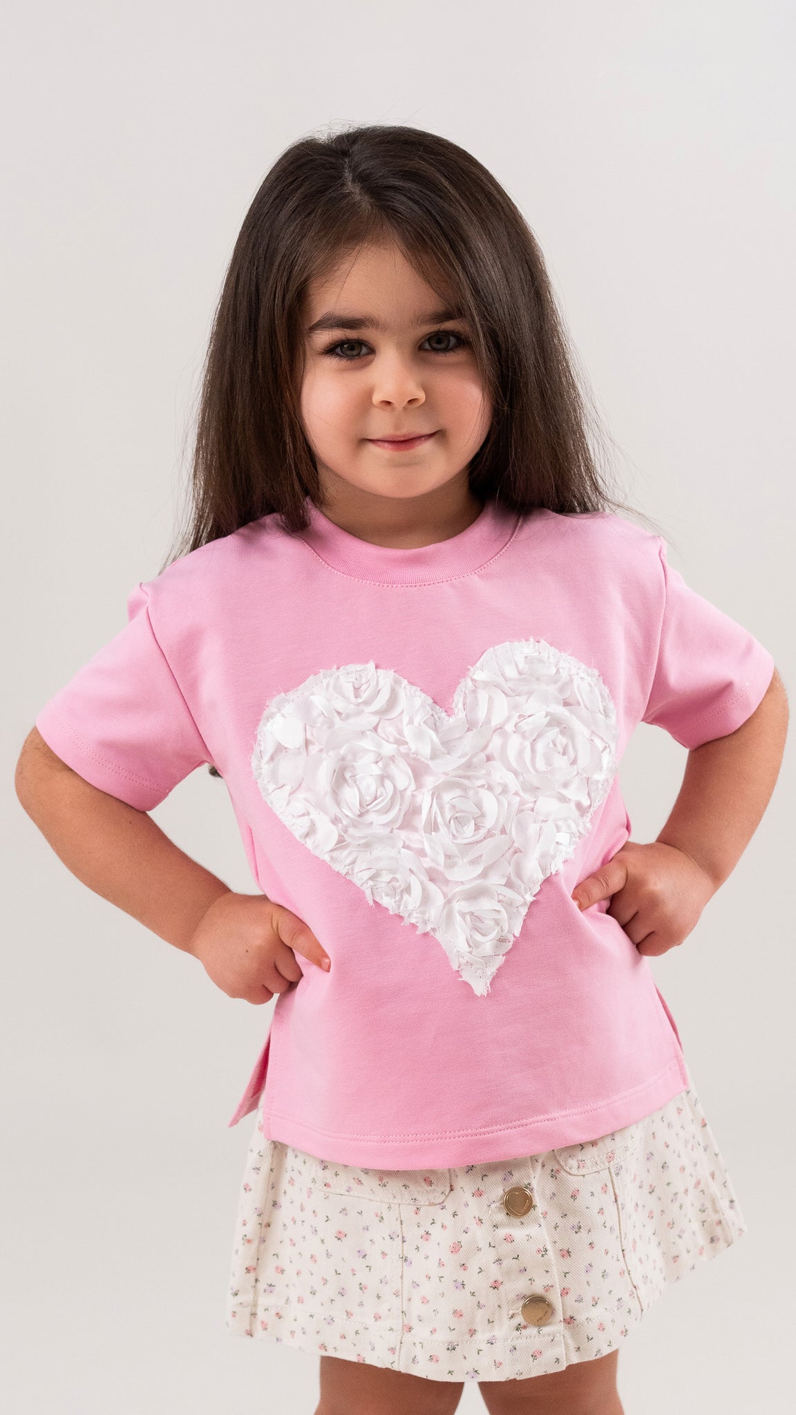 Tricou fete roz din bumbac premium cu aplicatie in forma de inima