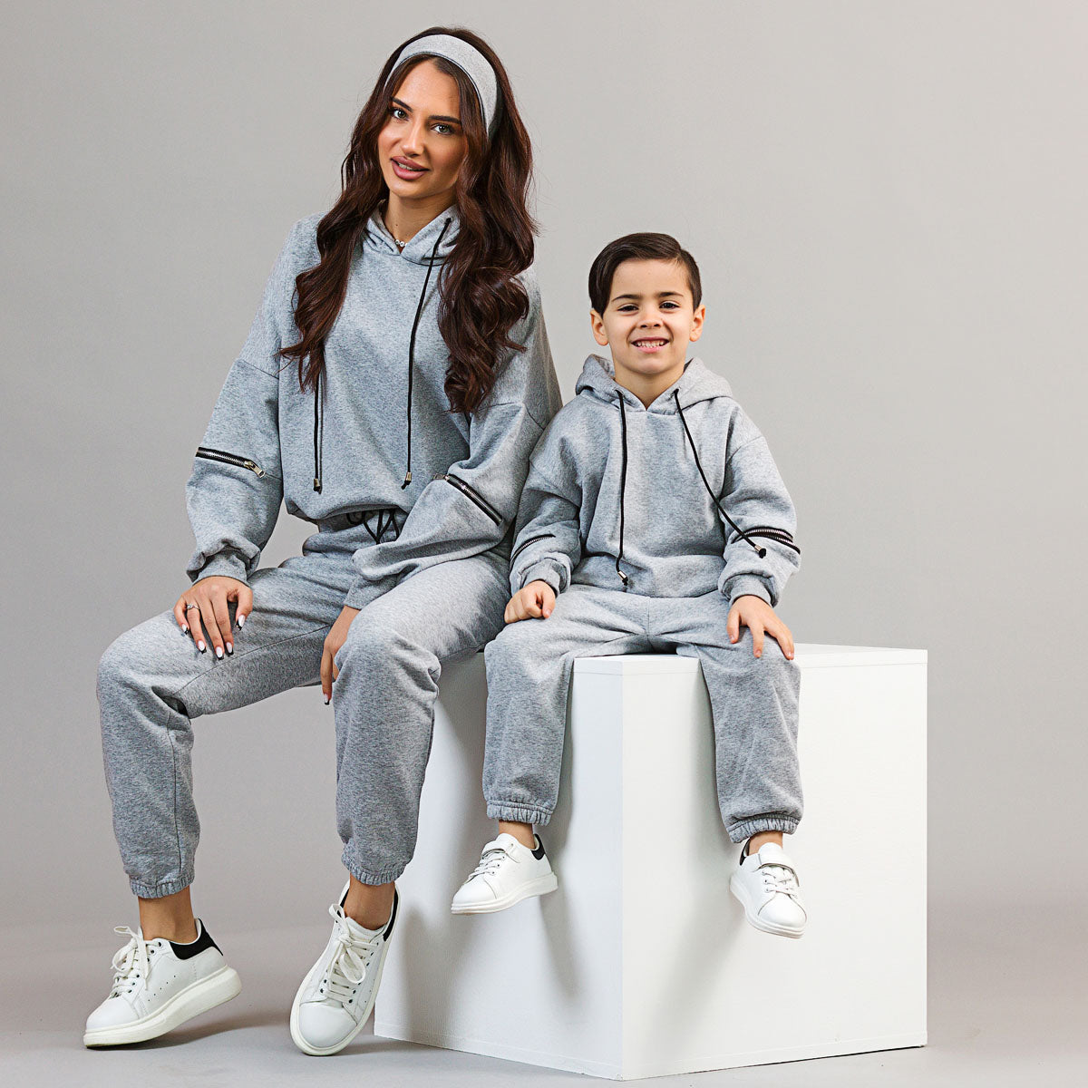 Set treninguri mama copil gri melange cu fermoare decorative