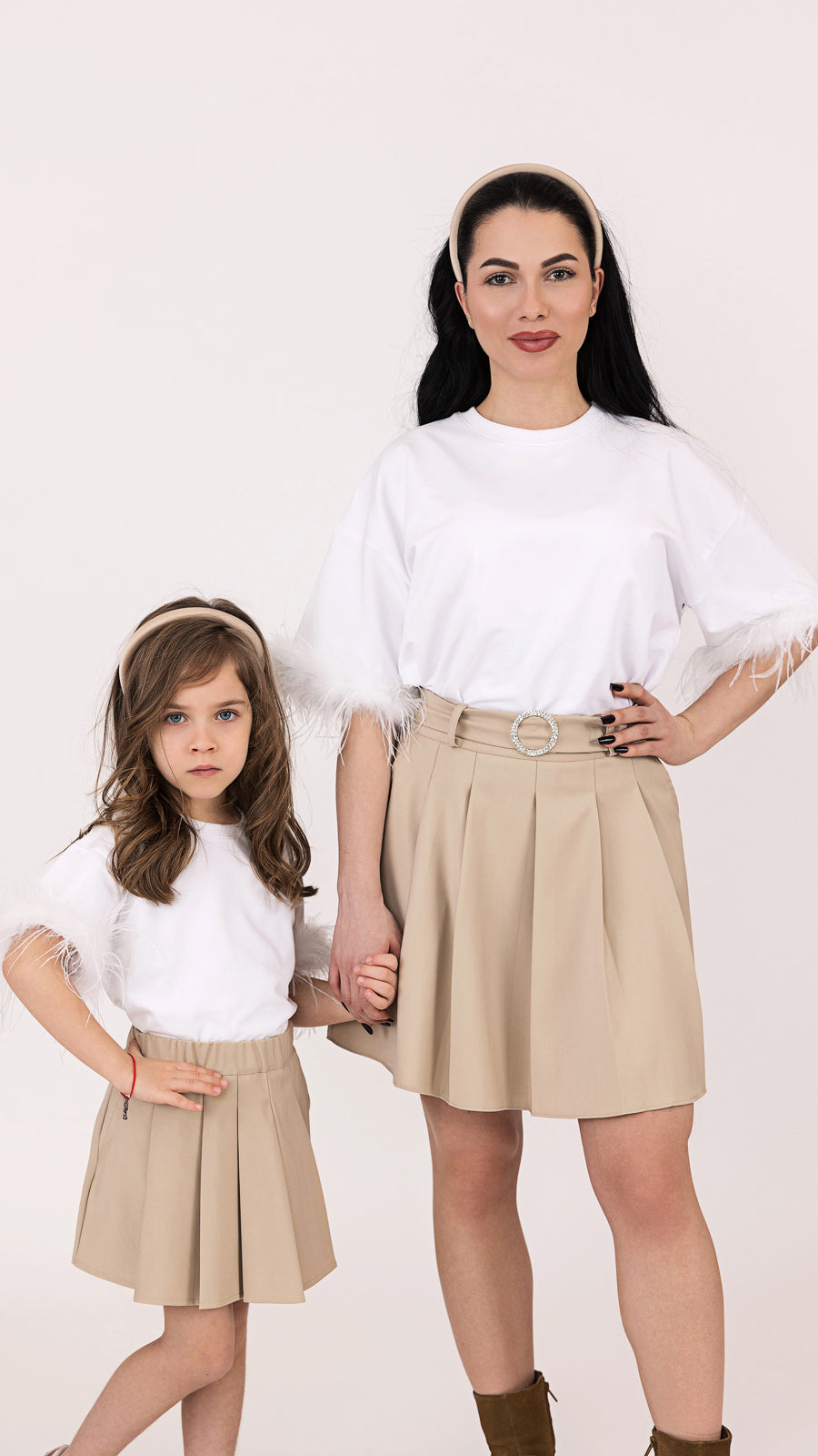 Set fuste mama fiica crem scurte plisate